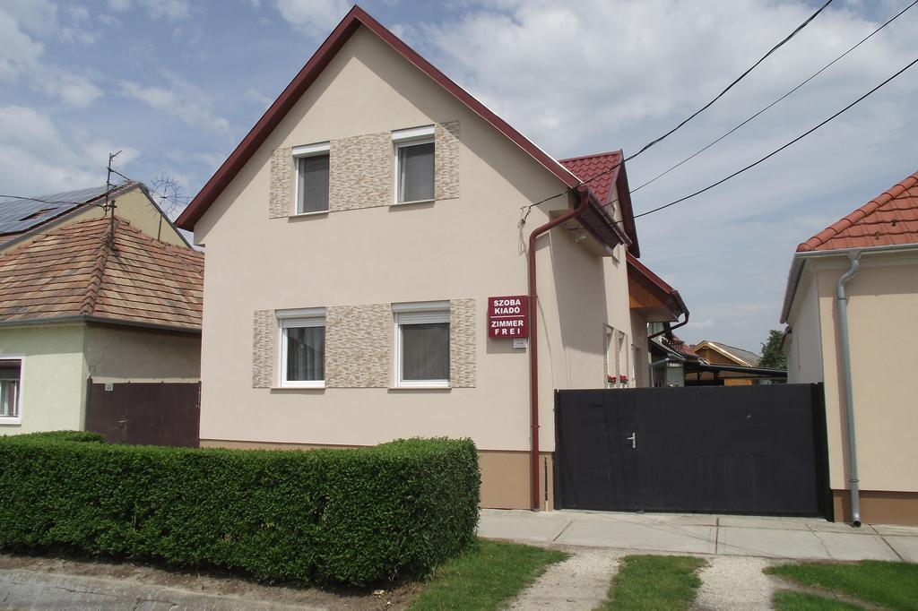 Radek Vendégház és Apartman Halászi Extérieur photo