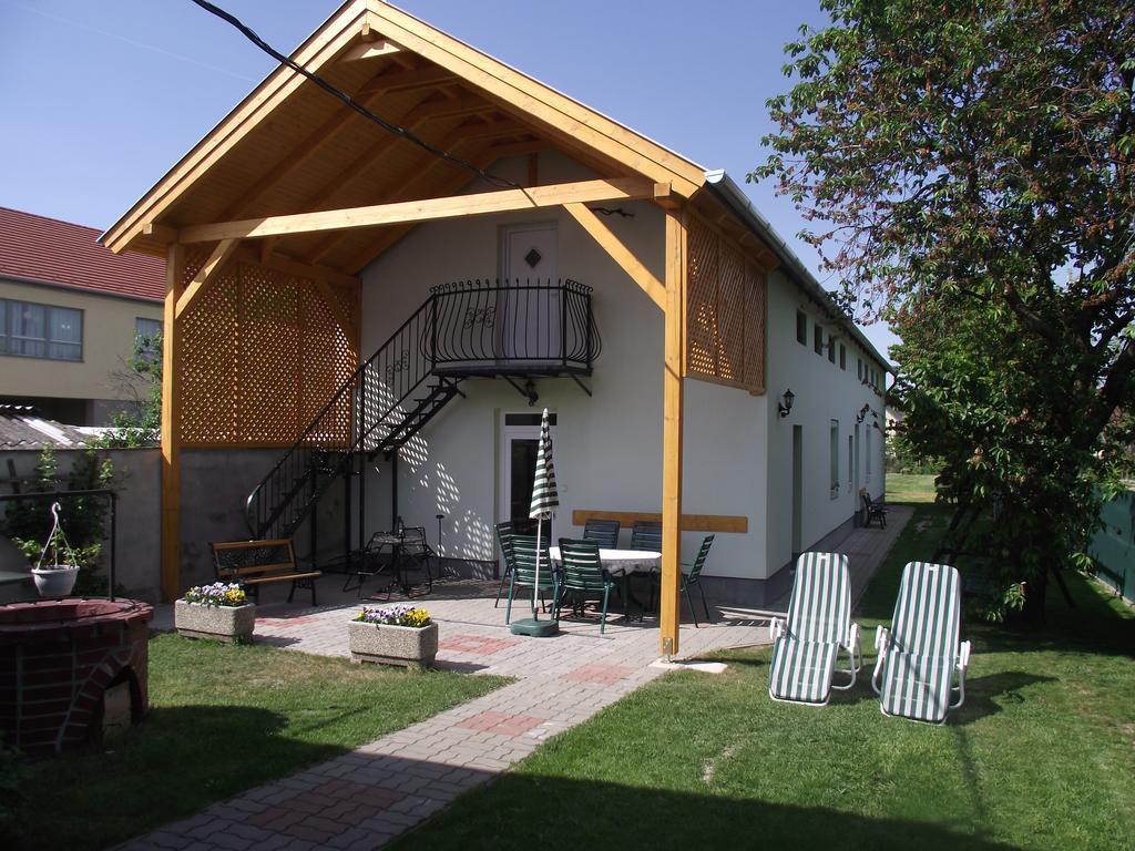 Radek Vendégház és Apartman Halászi Extérieur photo